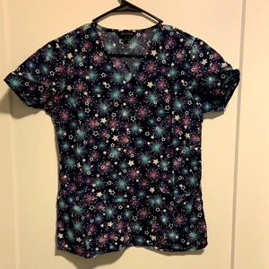 Star print scrub top size S